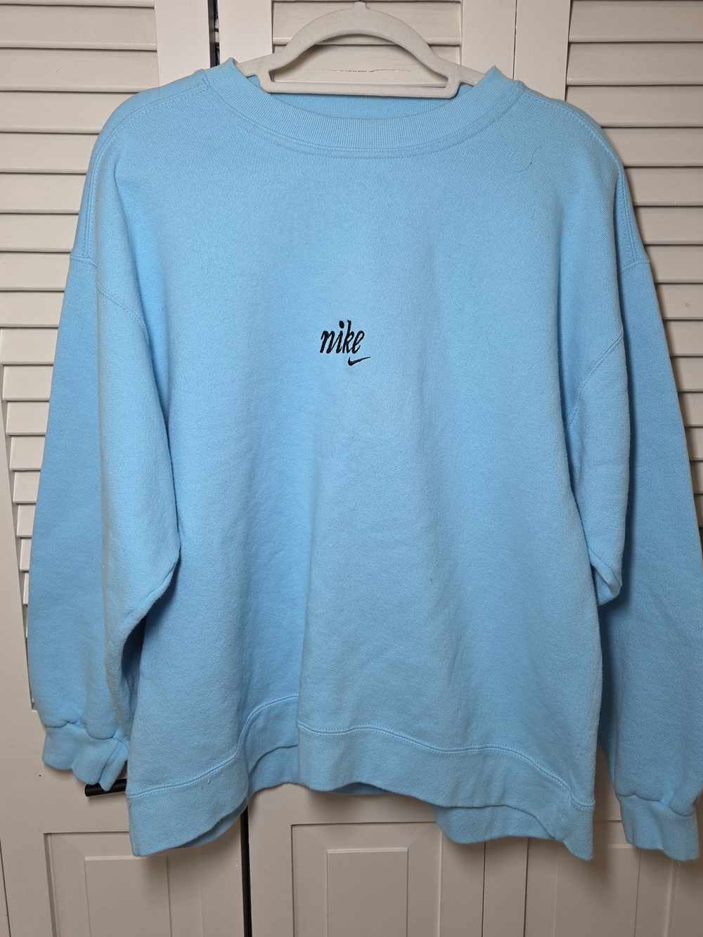 Nike Men’s Sky Blue Crewneck Sweatshirt with Small Black Logo